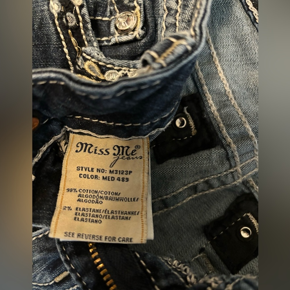 Miss Me Women’s Jeans - Picture 3 of 5